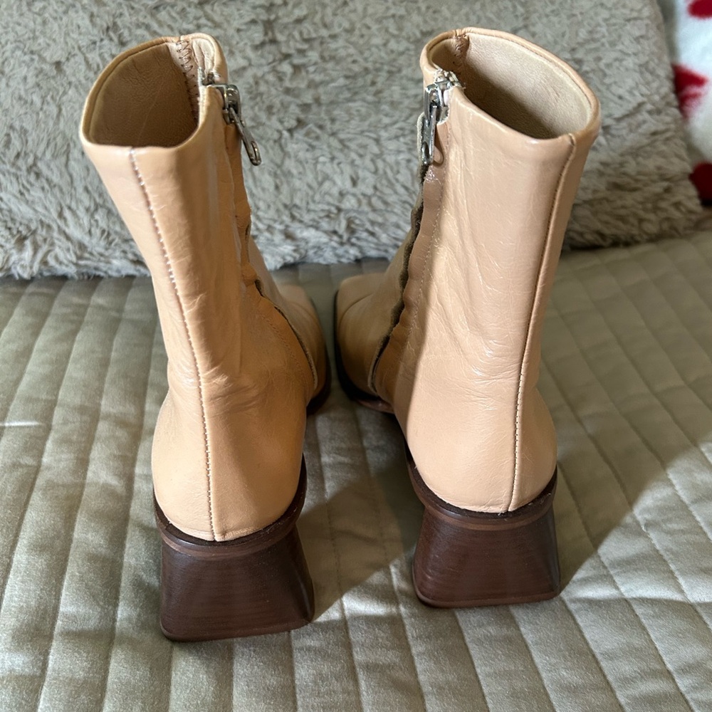 L'INTERVALLE Tan Ankle Booties with Square Toe - Picture 3 of 10